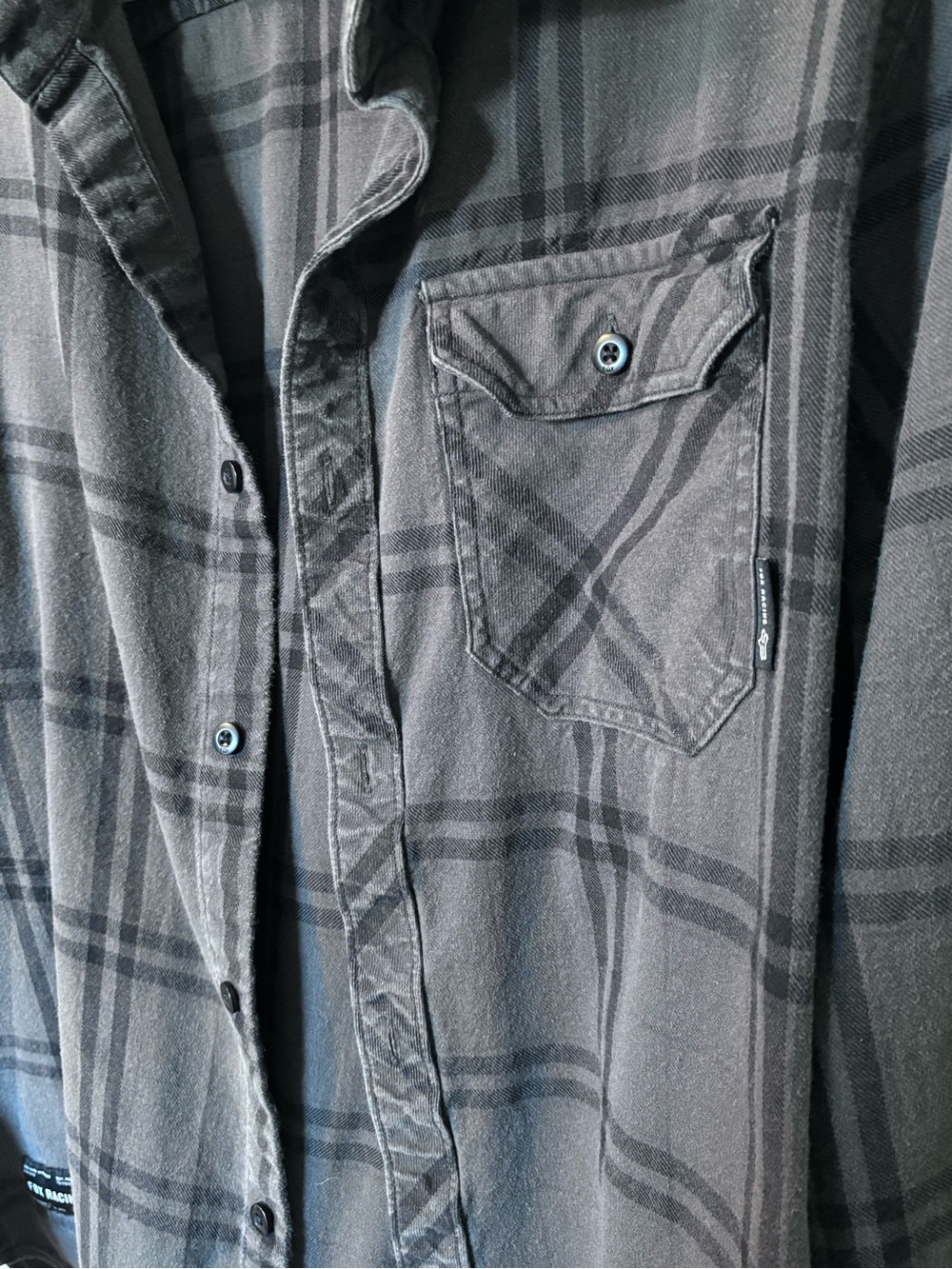 Fox | Long Sleeve Button-Up | Flannel | Size XL - Picture 10 of 13
